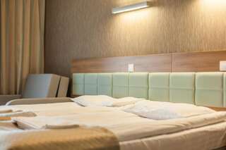 Курортные отели Olymp 3 Колобжег Двухместный номер с 2 отдельными кроватями и дополнительной кроватью-5